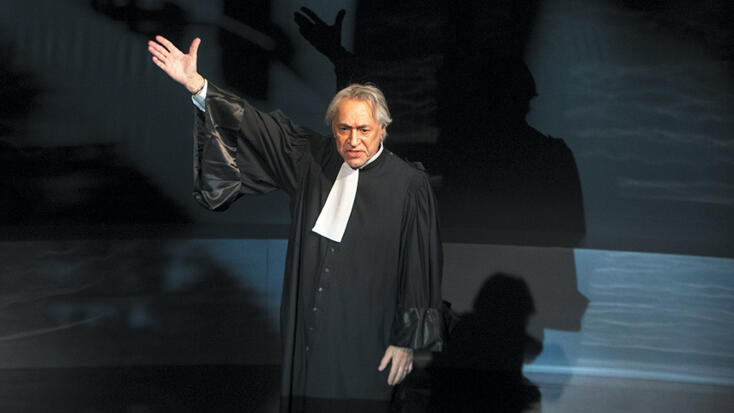 Theatre - "L'audience est ouverte"